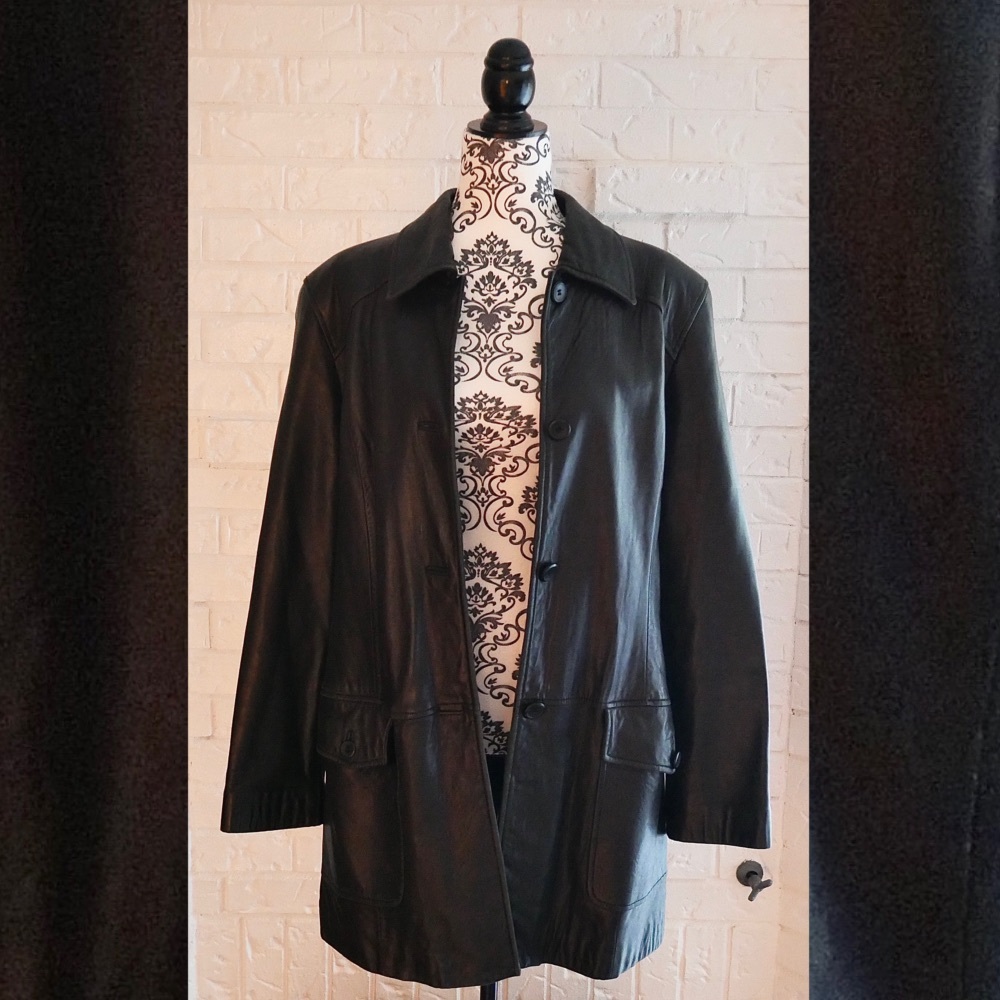 GORGEOUS AUTHENTIC DANIER LEATHER COAT - PERFECT CONDITION